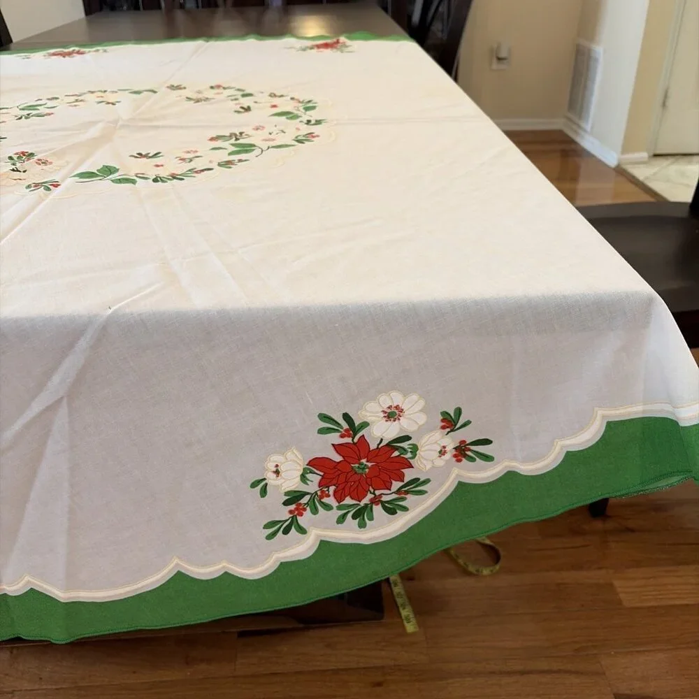 Vintage Christmas Floral Tablecloth 70